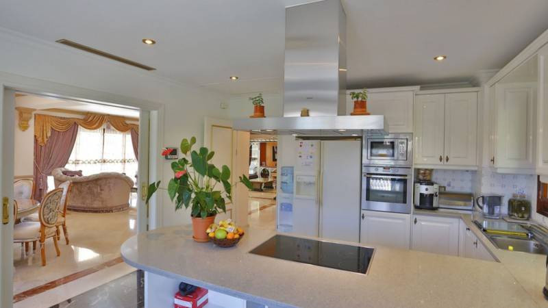 Huis te koop in Sierra Blanca | 5 slaapkamers H2500697