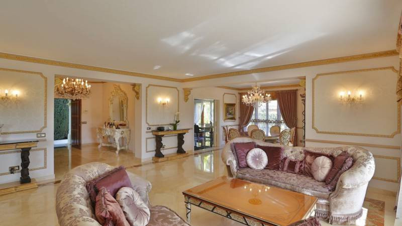 Huis te koop in Sierra Blanca | 5 slaapkamers H2500697