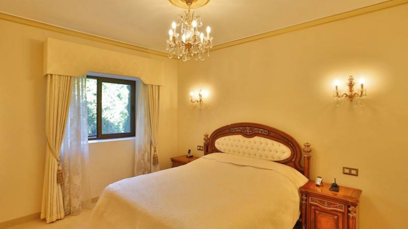 Huis te koop in Sierra Blanca | 5 slaapkamers H2500697