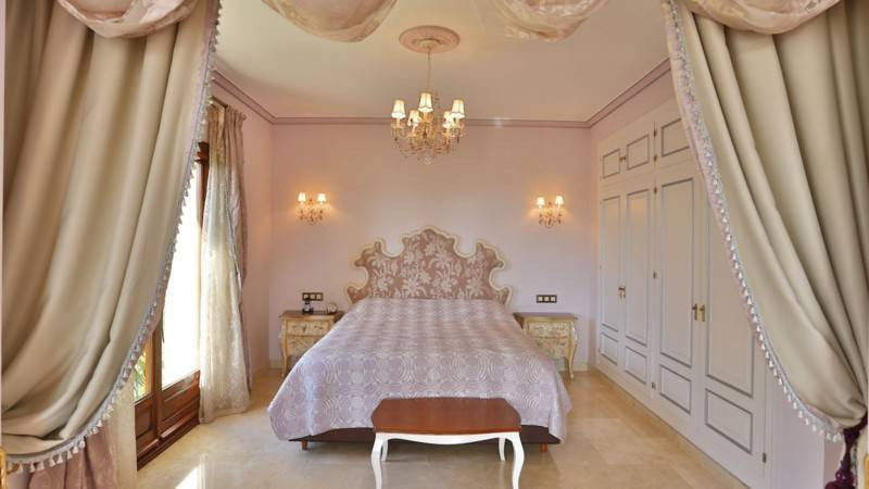 Huis te koop in Sierra Blanca | 5 slaapkamers H2500697