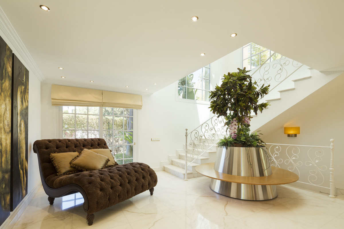 Huis te koop in Sierra Blanca | 7 slaapkamers H2812292