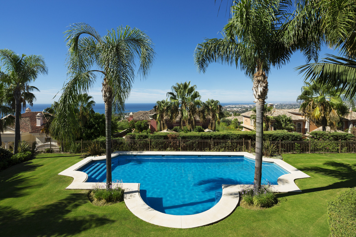 Huis te koop in Sierra Blanca | 7 slaapkamers H2812292