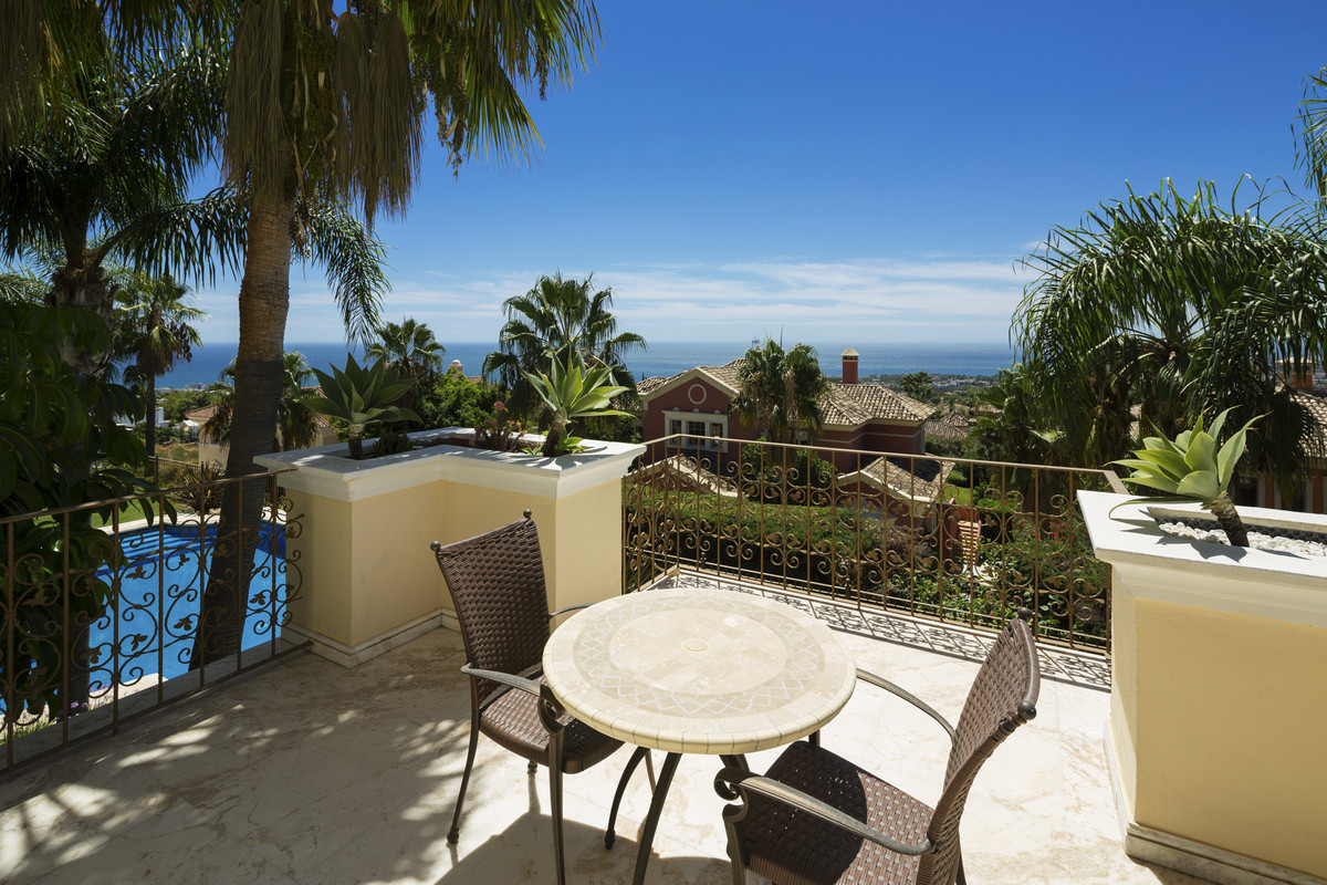 Huis te koop in Sierra Blanca | 7 slaapkamers H2812292