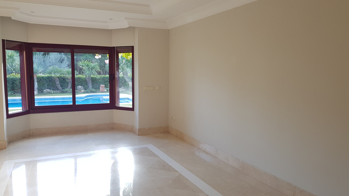 Huis te koop in Sierra Blanca | 4 slaapkamers H3743206