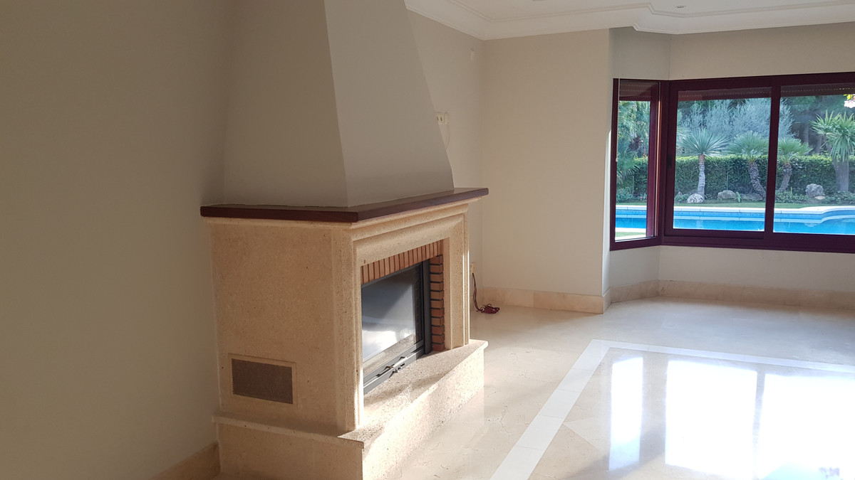 Huis te koop in Sierra Blanca | 4 slaapkamers H3743206