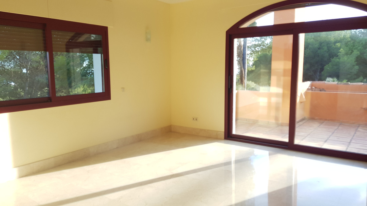 Huis te koop in Sierra Blanca | 4 slaapkamers H3743206