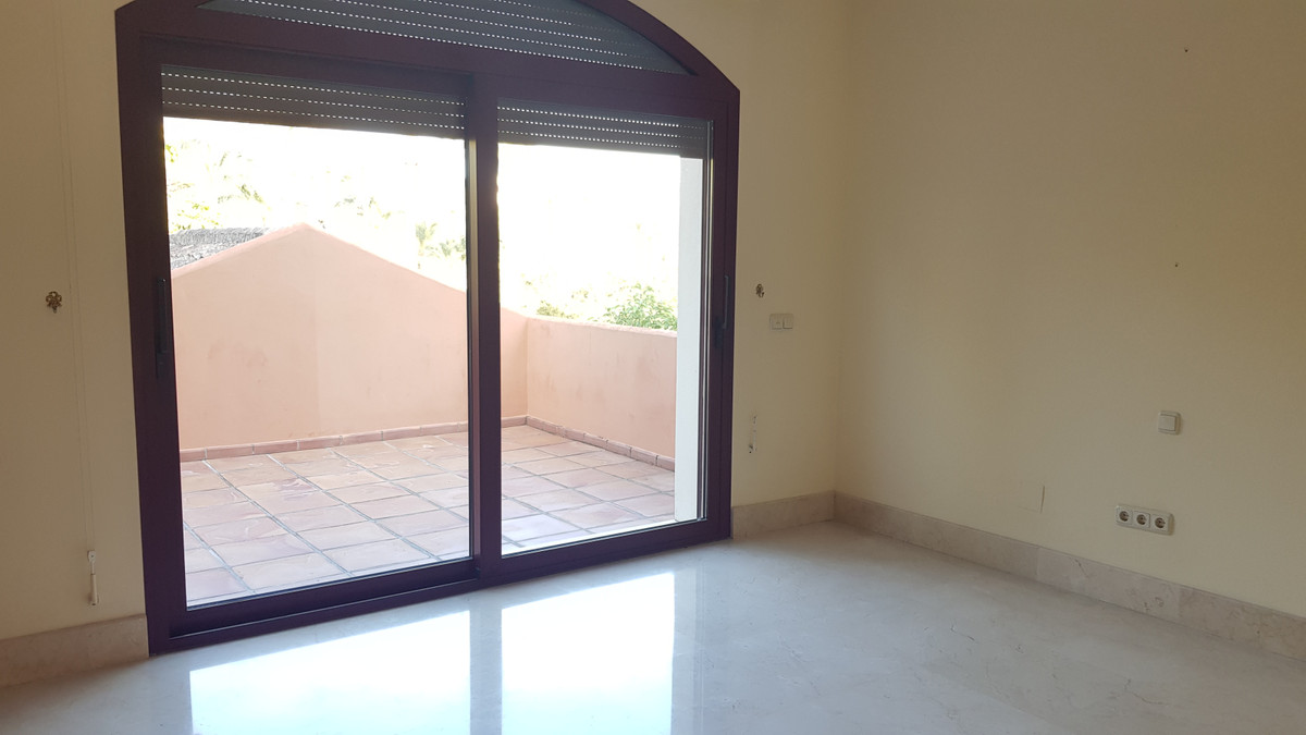 Huis te koop in Sierra Blanca | 4 slaapkamers H3743206