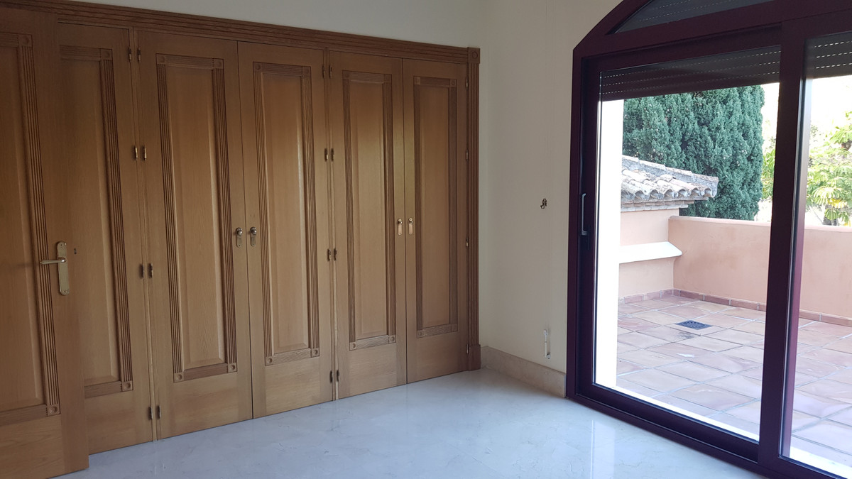 Huis te koop in Sierra Blanca | 4 slaapkamers H3743206