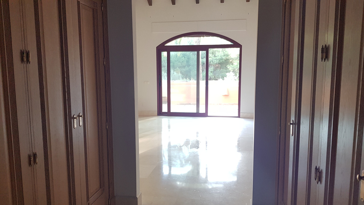 Huis te koop in Sierra Blanca | 4 slaapkamers H3743206