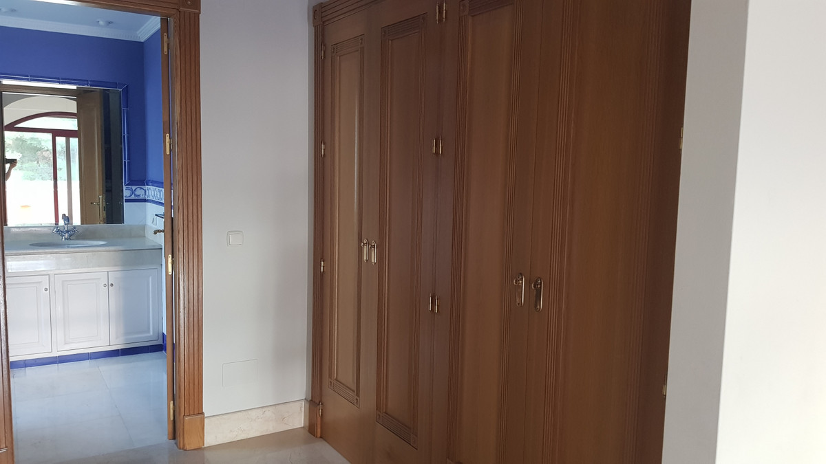 Huis te koop in Sierra Blanca | 4 slaapkamers H3743206