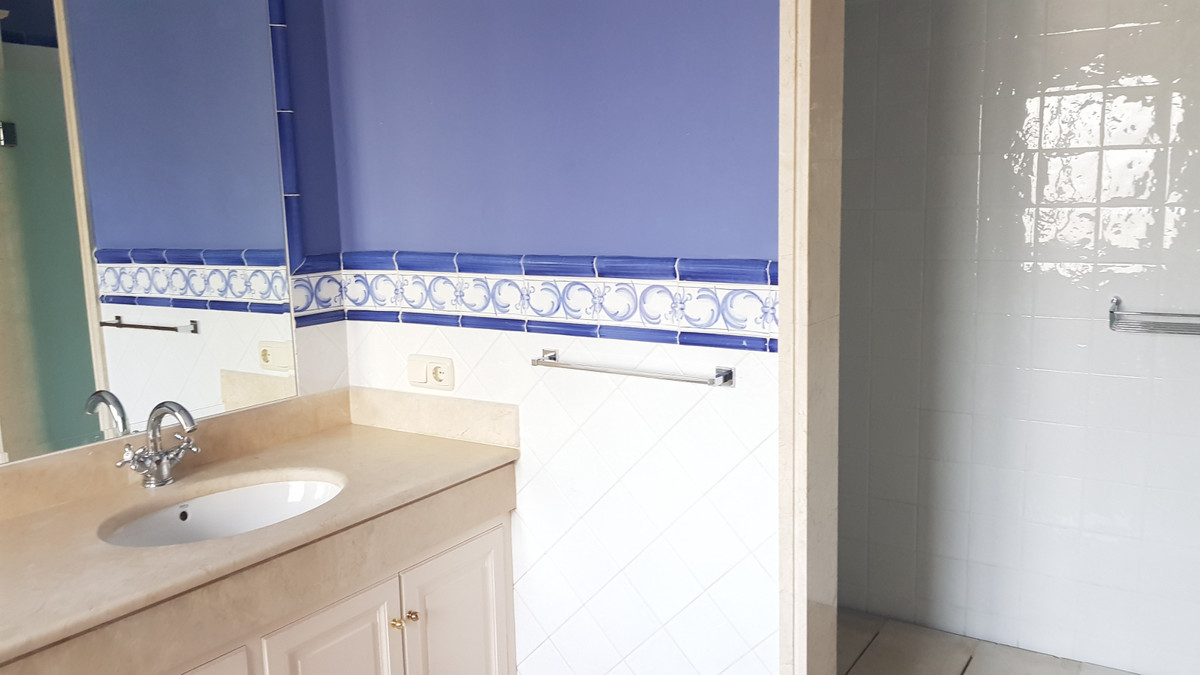 Huis te koop in Sierra Blanca | 4 slaapkamers H3743206