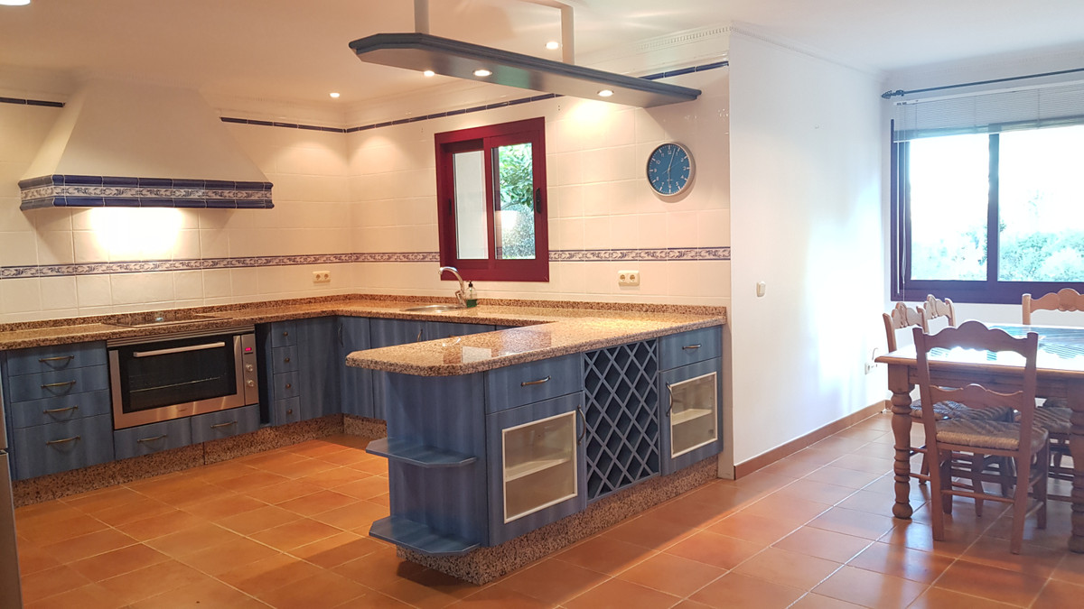 Huis te koop in Sierra Blanca | 4 slaapkamers H3743206