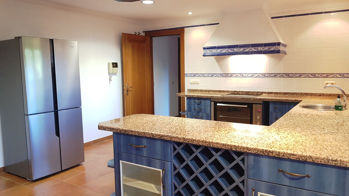 Huis te koop in Sierra Blanca | 4 slaapkamers H3743206