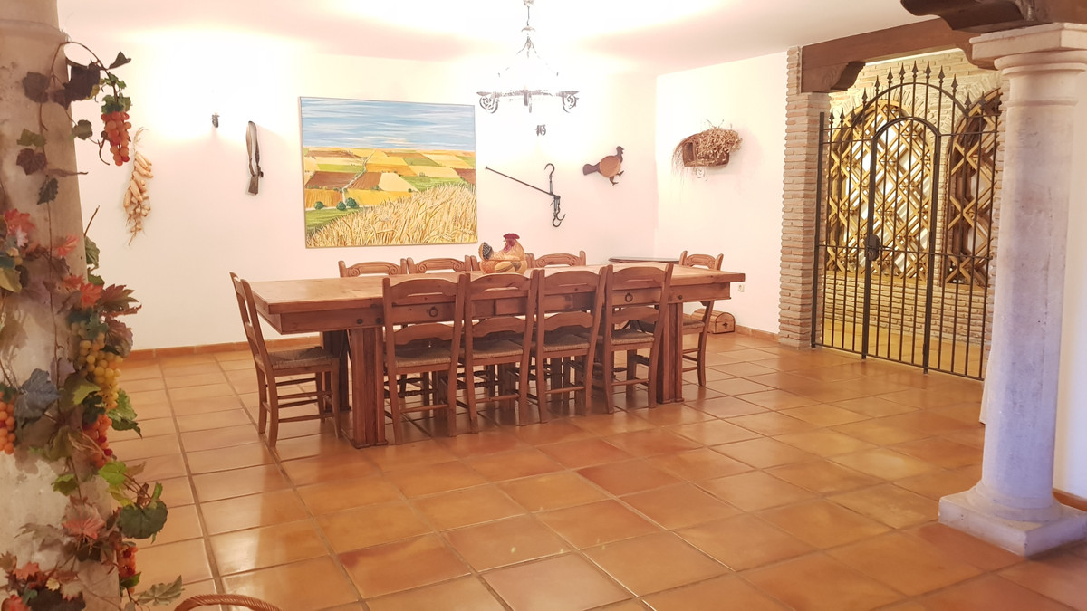 Huis te koop in Sierra Blanca | 4 slaapkamers H3743206