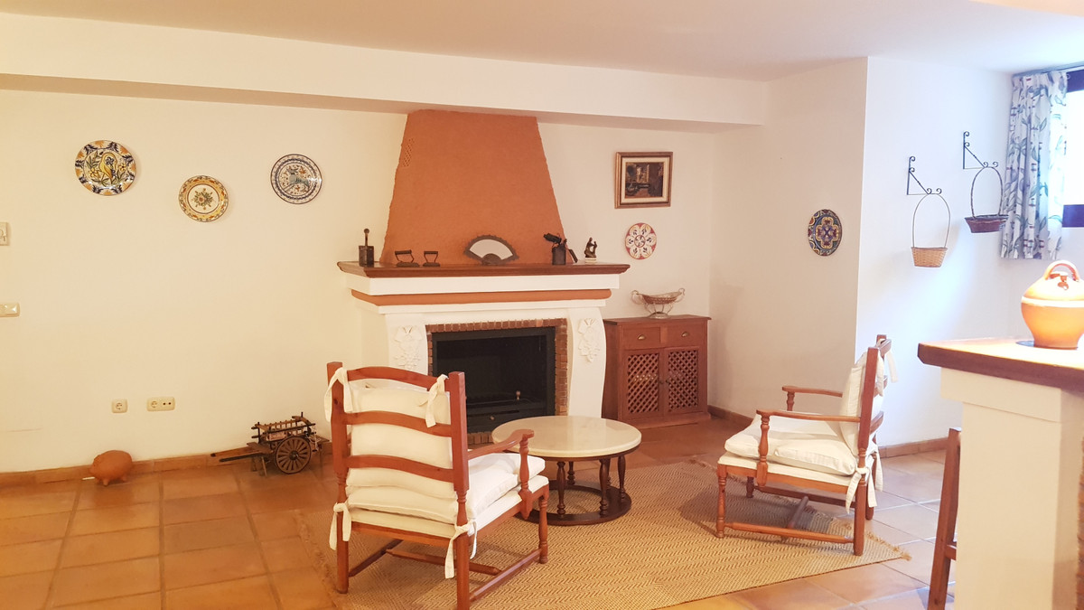 Huis te koop in Sierra Blanca | 4 slaapkamers H3743206