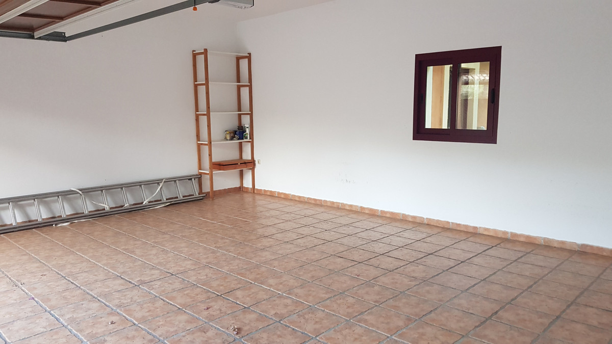 Huis te koop in Sierra Blanca | 4 slaapkamers H3743206