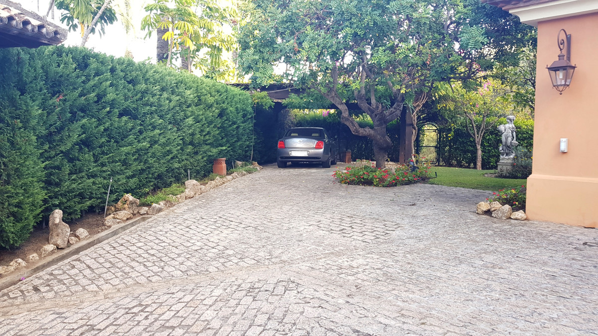 Huis te koop in Sierra Blanca | 4 slaapkamers H3743206