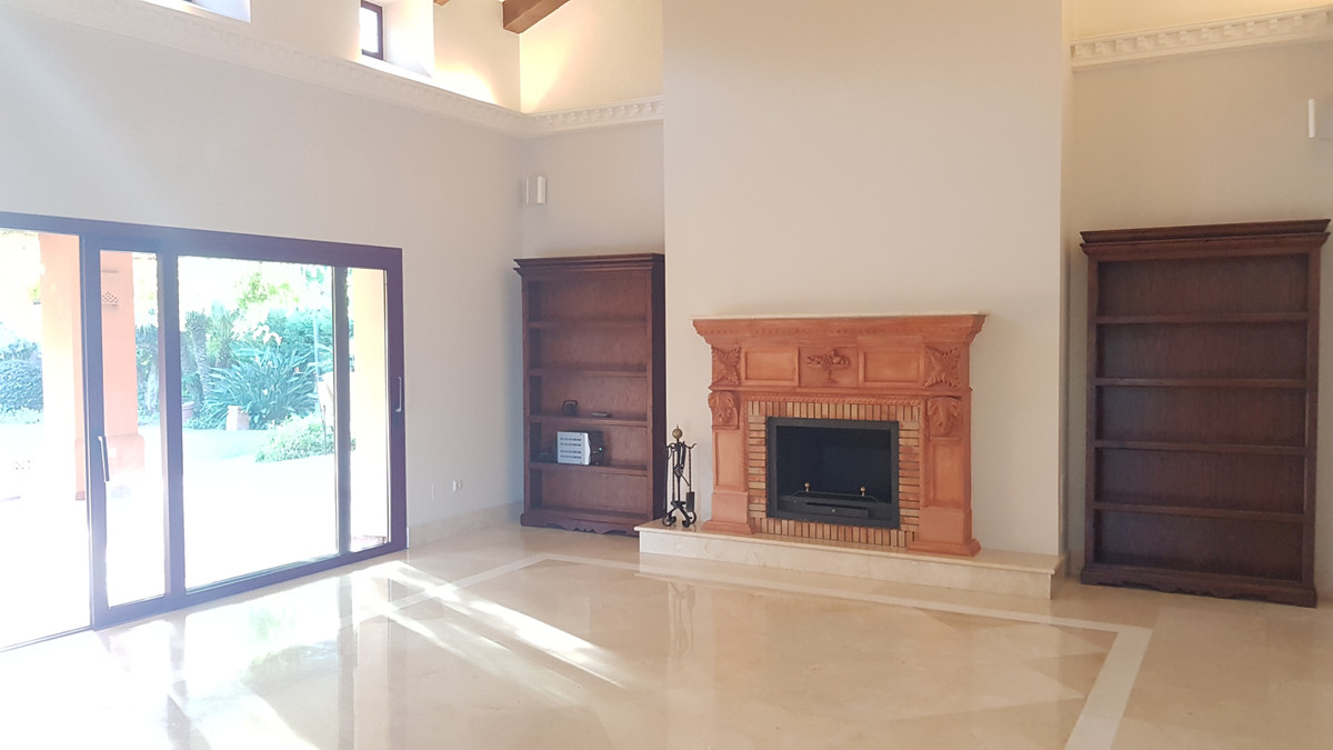 Huis te koop in Sierra Blanca | 4 slaapkamers H3743206