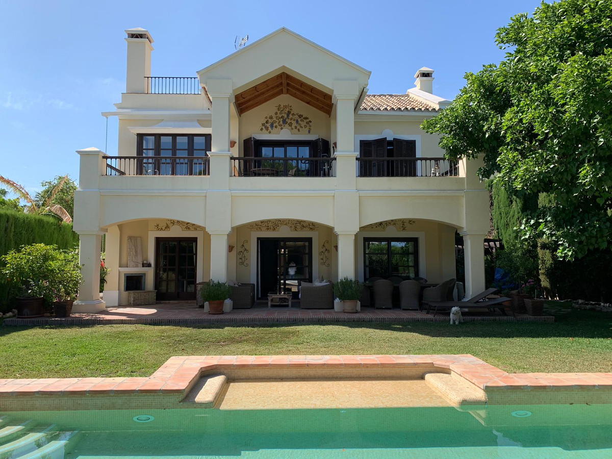 Huis te koop in Sierra Blanca | 5 slaapkamers H3761173