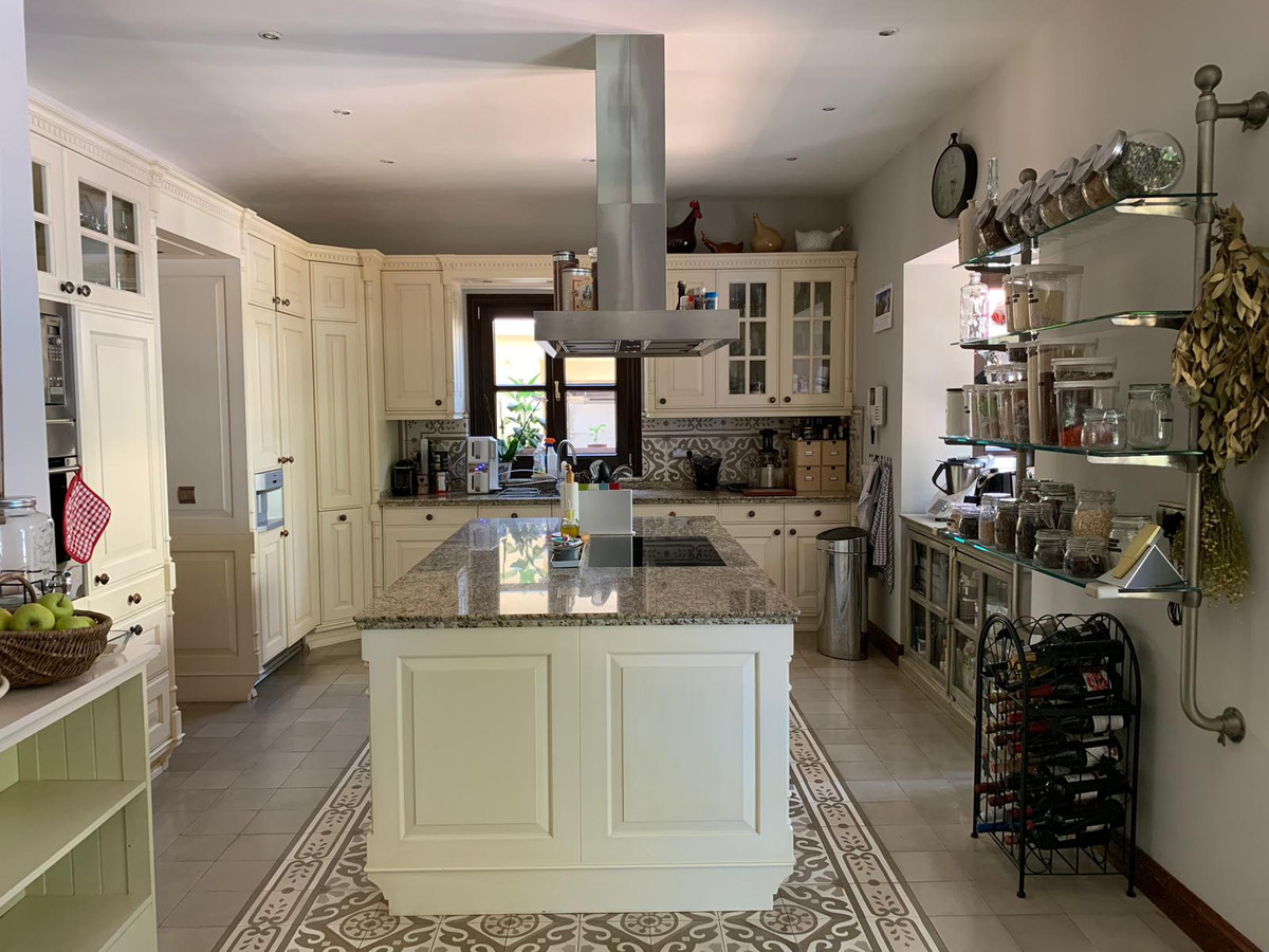 Huis te koop in Sierra Blanca | 5 slaapkamers H3761173