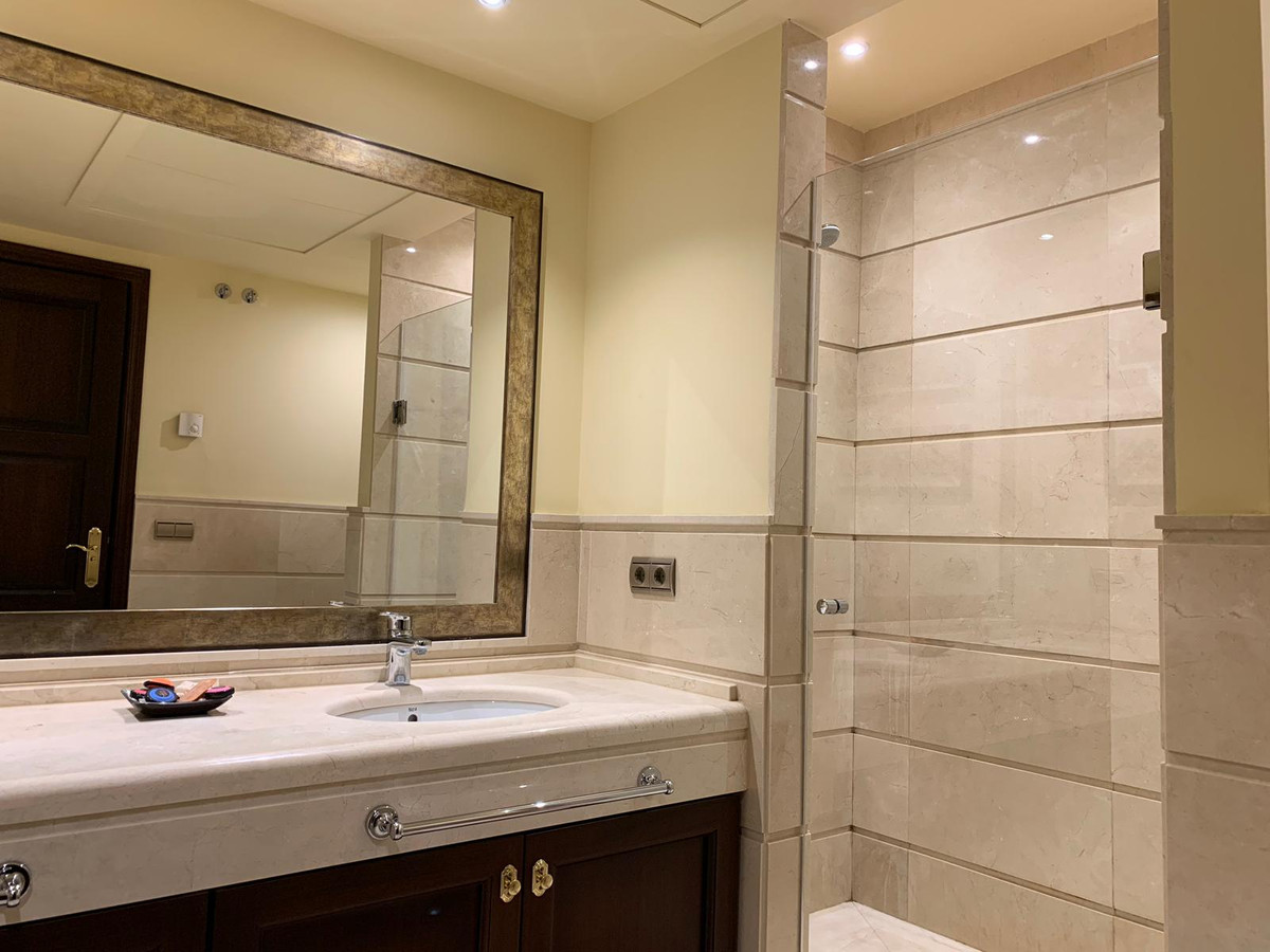 Huis te koop in Sierra Blanca | 5 slaapkamers H3761173