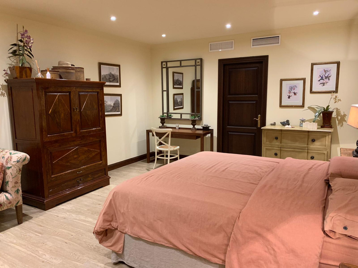 Huis te koop in Sierra Blanca | 5 slaapkamers H3761173