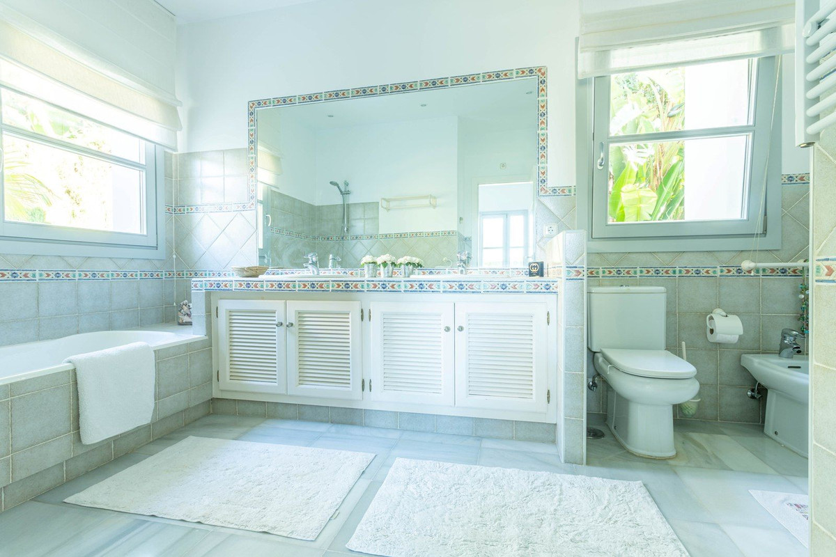 Huis te koop in Sierra Blanca | 4 slaapkamers H4226188