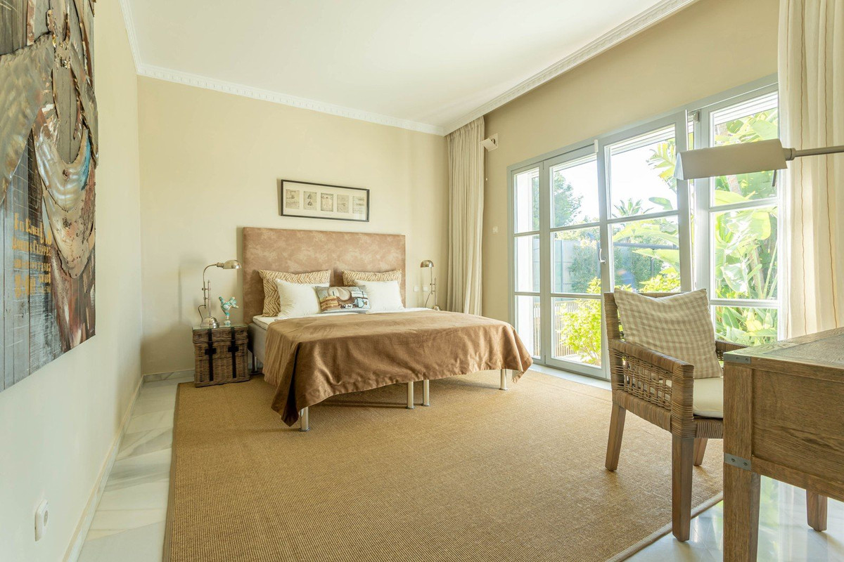 Huis te koop in Sierra Blanca | 4 slaapkamers H4226188