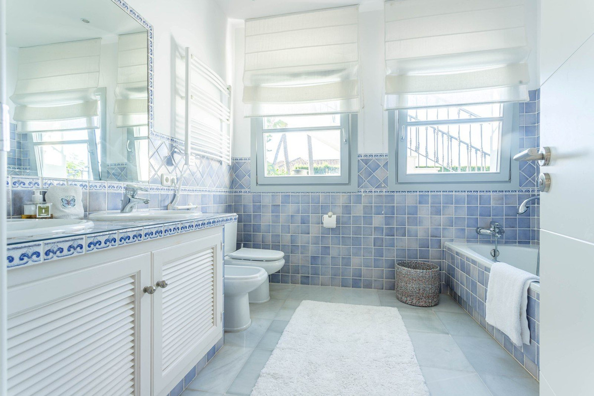 Huis te koop in Sierra Blanca | 4 slaapkamers H4226188