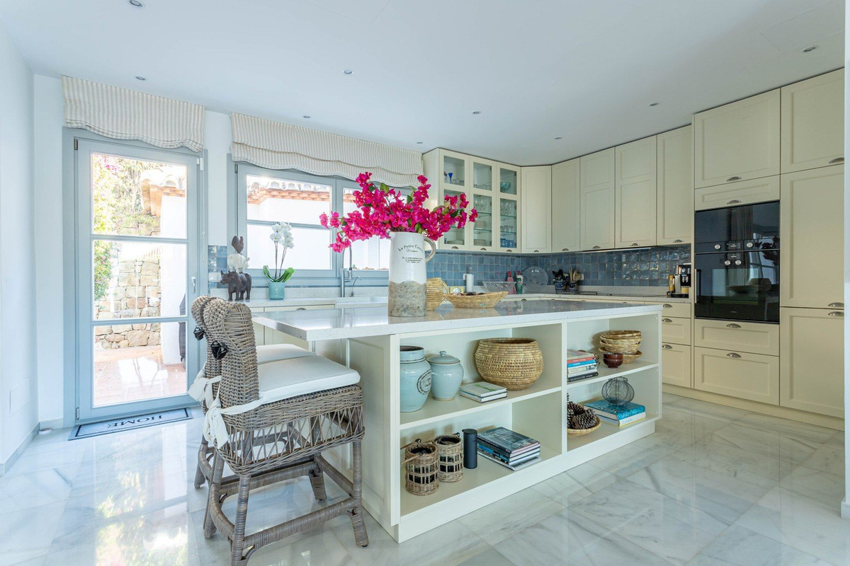 Huis te koop in Sierra Blanca | 4 slaapkamers H4226188