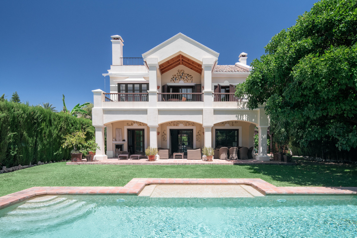 Huis te koop in Sierra Blanca | 6 slaapkamers H4896139