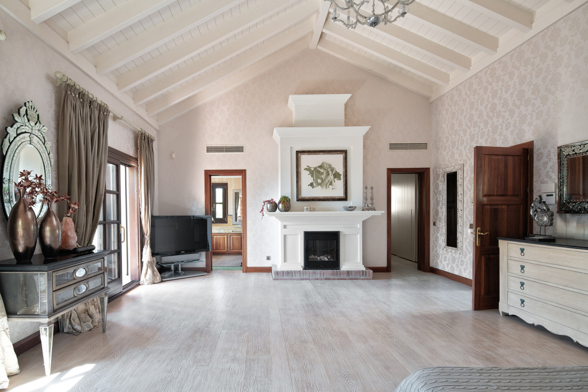 Huis te koop in Sierra Blanca | 6 slaapkamers H4896139