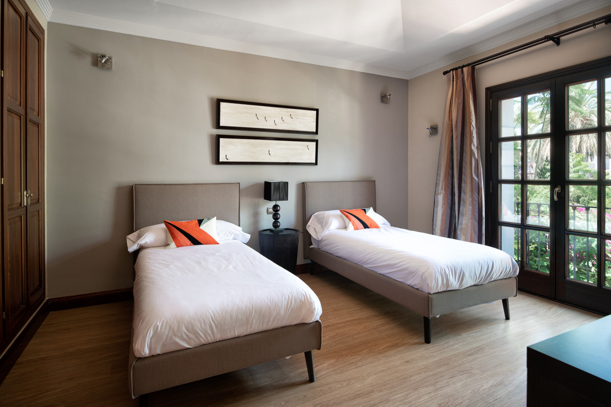 Huis te koop in Sierra Blanca | 6 slaapkamers H4896139