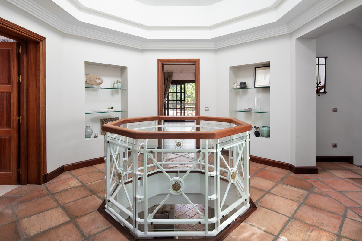 Huis te koop in Sierra Blanca | 6 slaapkamers H4896139