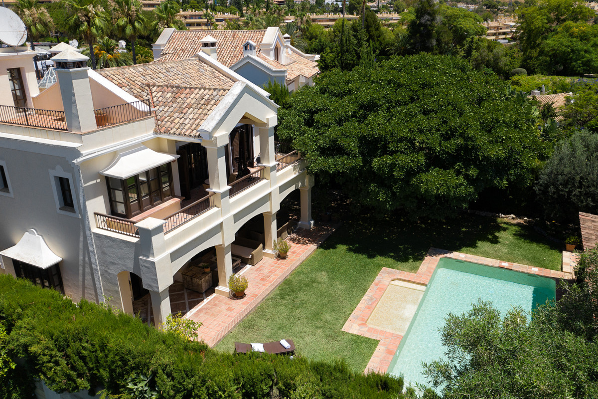 Huis te koop in Sierra Blanca | 6 slaapkamers H4896139