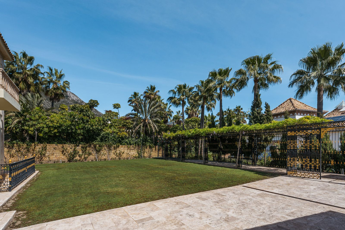 Vrijstaande Villa in Sierra Blanca-24