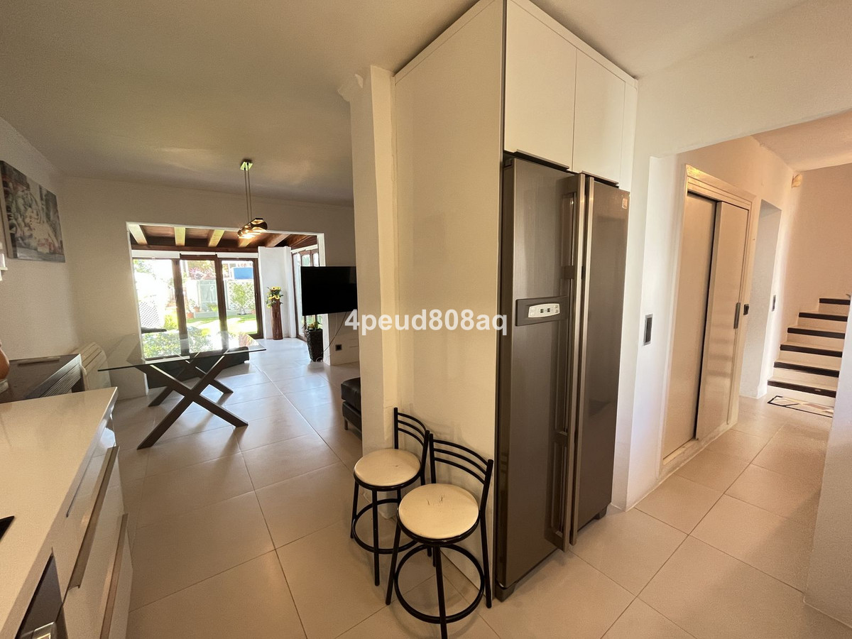 Huis te koop in Sierra Blanca | 2 slaapkamers H4991323