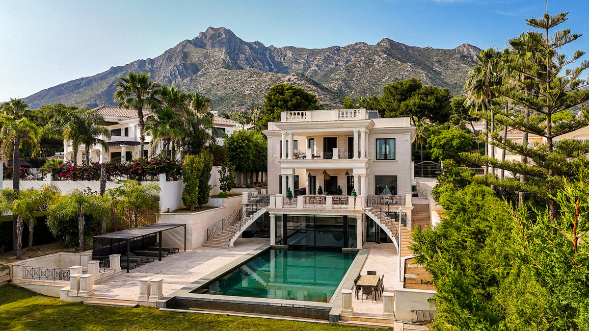 Huis te koop in Sierra Blanca | 8 slaapkamers H5067382
