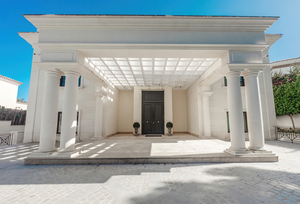 Huis te koop in Sierra Blanca | 8 slaapkamers H5067382
