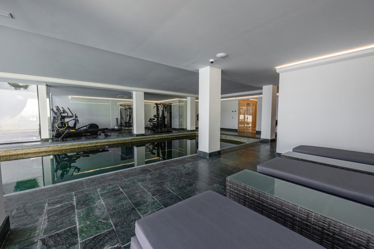 Huis te koop in Sierra Blanca | 8 slaapkamers H5067382