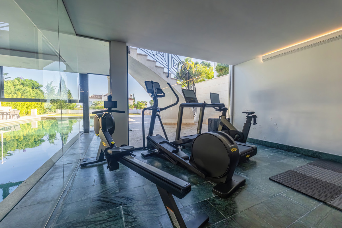 Huis te koop in Sierra Blanca | 8 slaapkamers H5067382