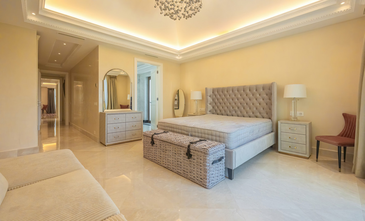 Huis te koop in Sierra Blanca | 8 slaapkamers H5067382