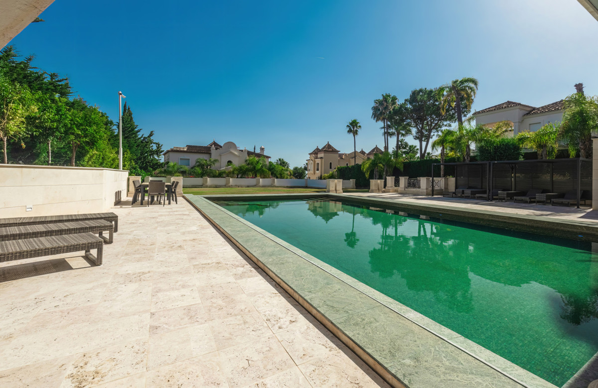 Huis te koop in Sierra Blanca | 8 slaapkamers H5067382