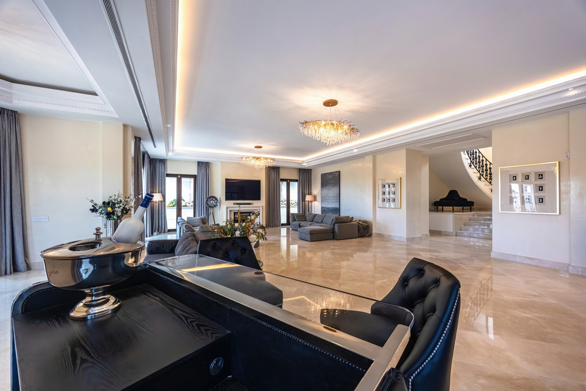 Huis te koop in Sierra Blanca | 8 slaapkamers H5067382