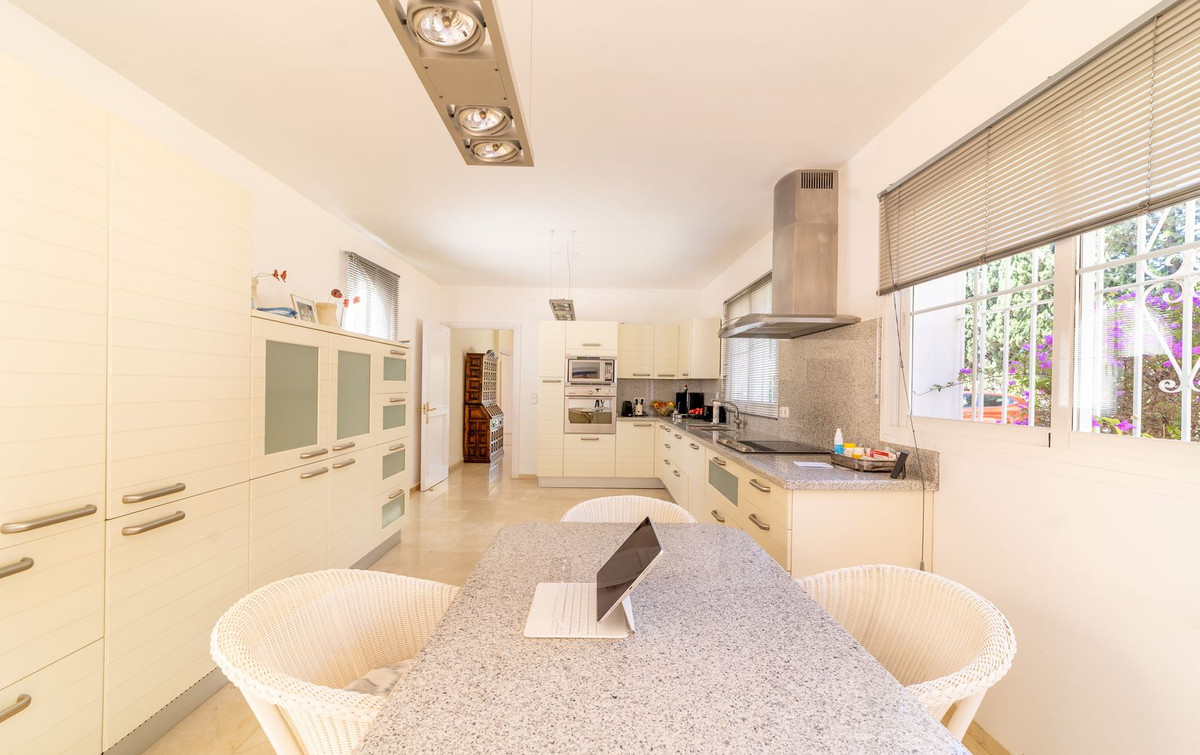 Huis te koop in Sierra Blanca | 5 slaapkamers H5107984