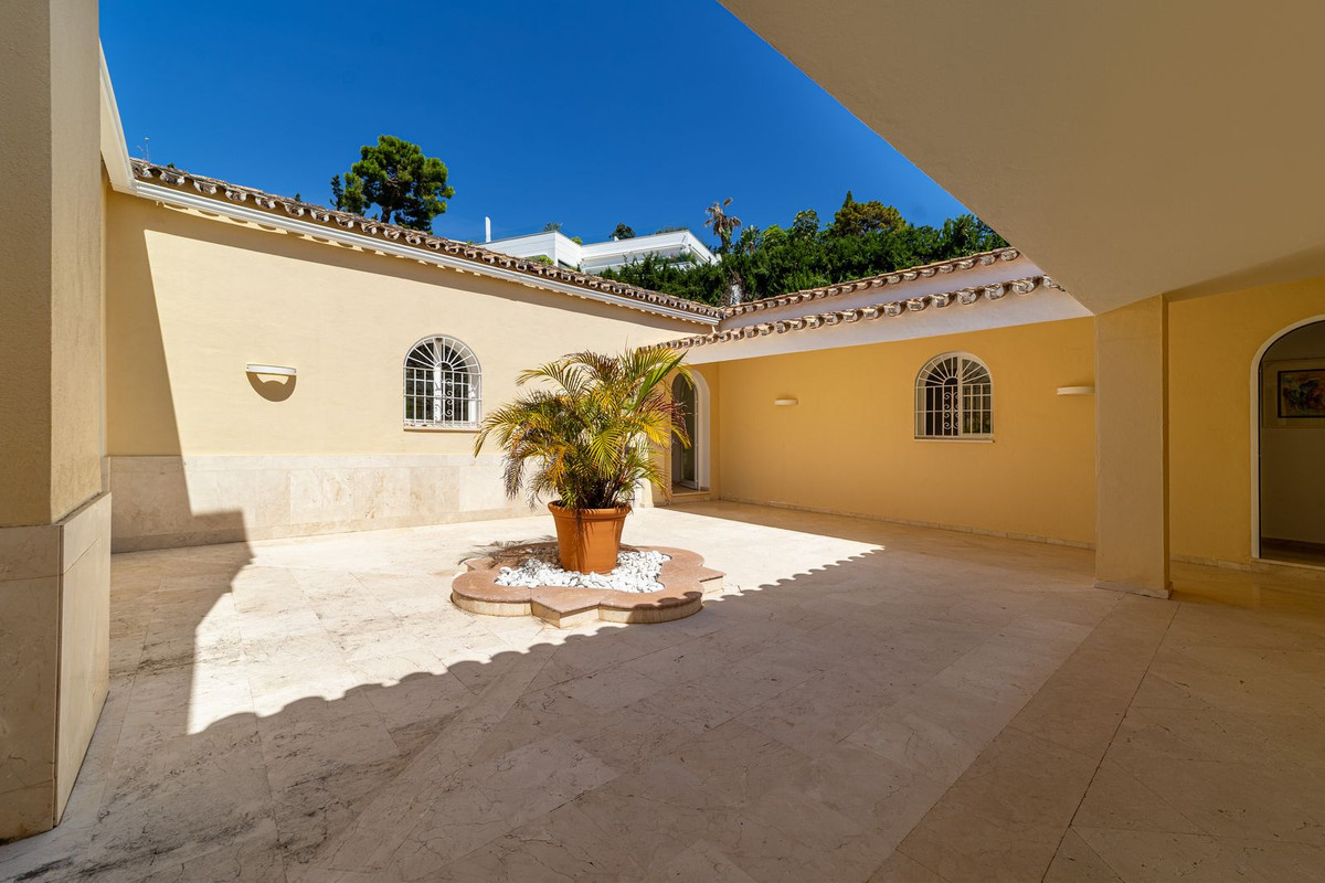 Huis te koop in Sierra Blanca | 5 slaapkamers H5107984
