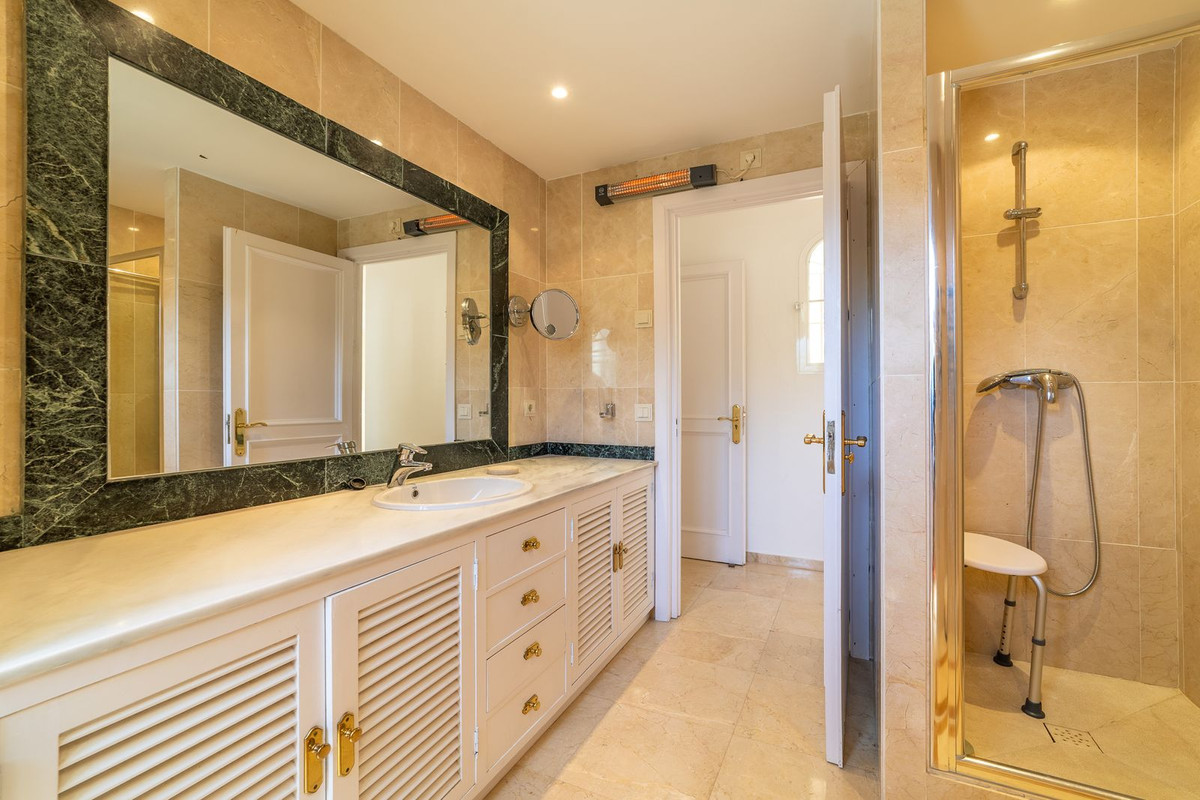 Huis te koop in Sierra Blanca | 5 slaapkamers H5107984