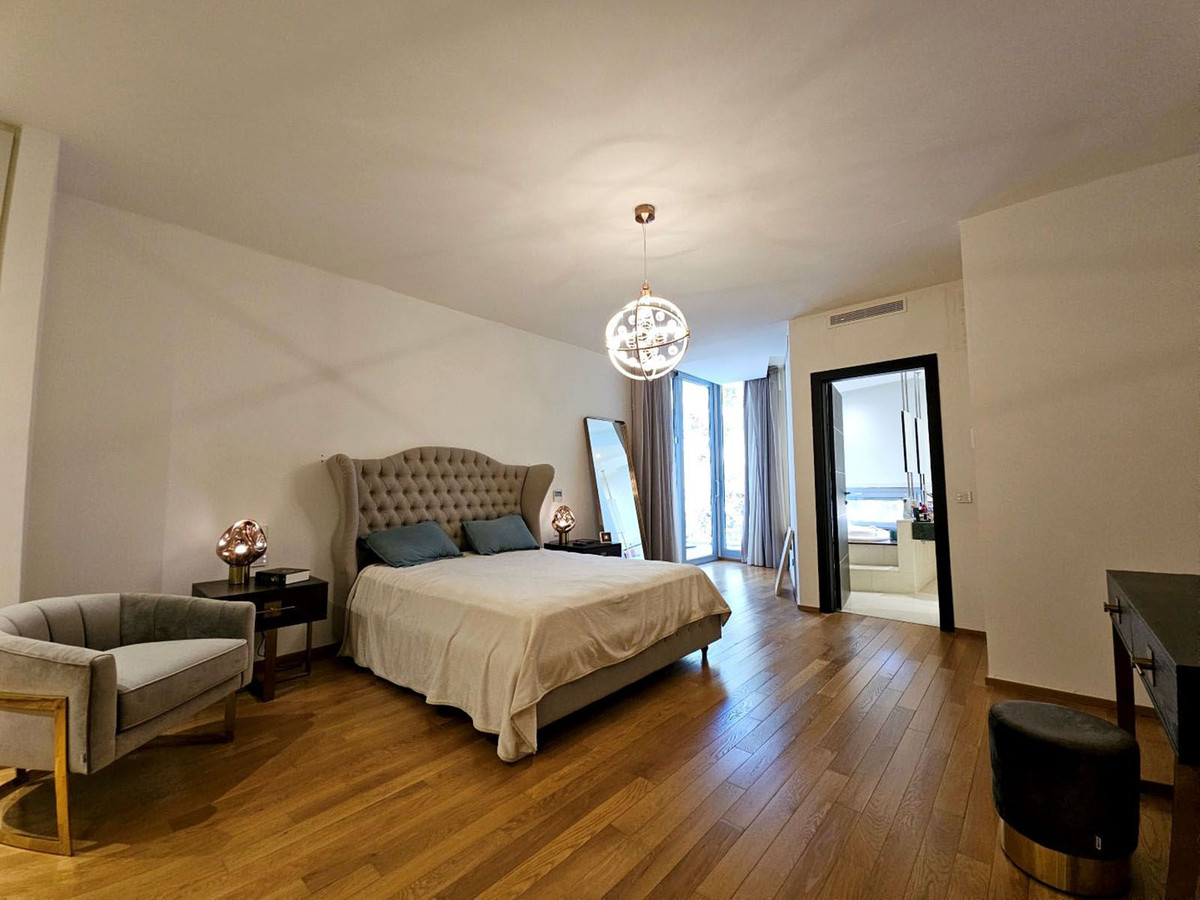 Huis te koop in Sierra Blanca | 4 slaapkamers H5147527