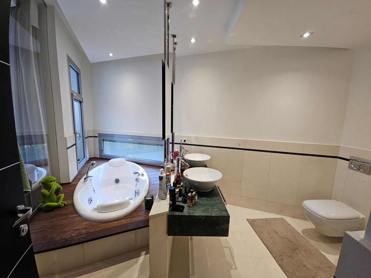 Huis te koop in Sierra Blanca | 4 slaapkamers H5147527