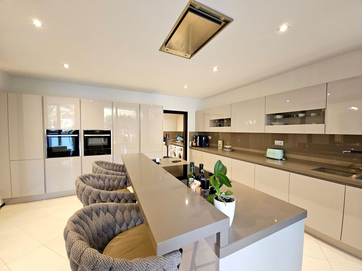 Huis te koop in Sierra Blanca | 4 slaapkamers H5147527